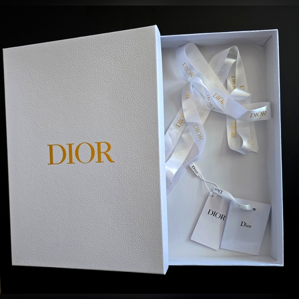 Dior Luxurious White Box with Gold Detailing With Ribbon And Card Holder